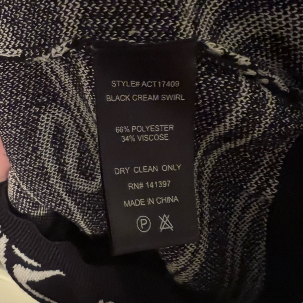 ASTR the Label Sweater Womens Medium Black Cream Sadie Marble Swirl Sweetheart - Picture 8 of 11